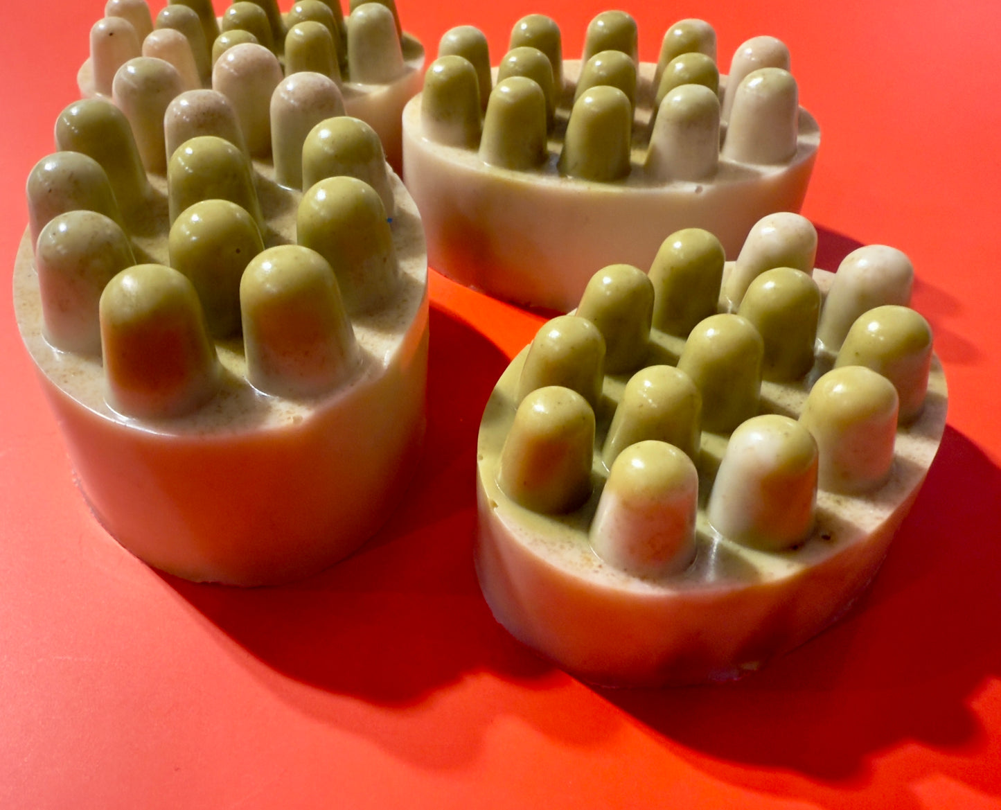 Velvet Hive – Small Batch Vegetable Glycerin Soap | Colloidal Oatmeal + Bee Pollen Massage Bar