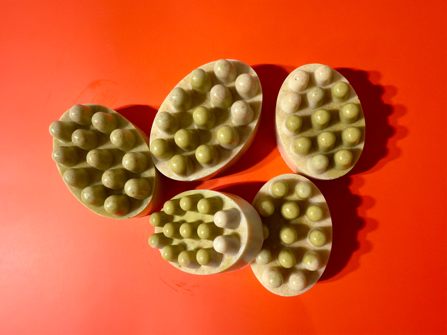 Velvet Hive – Small Batch Vegetable Glycerin Soap | Colloidal Oatmeal + Bee Pollen Massage Bar