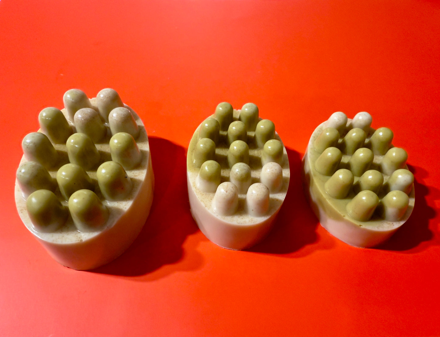Velvet Hive – Small Batch Vegetable Glycerin Soap | Colloidal Oatmeal + Bee Pollen Massage Bar