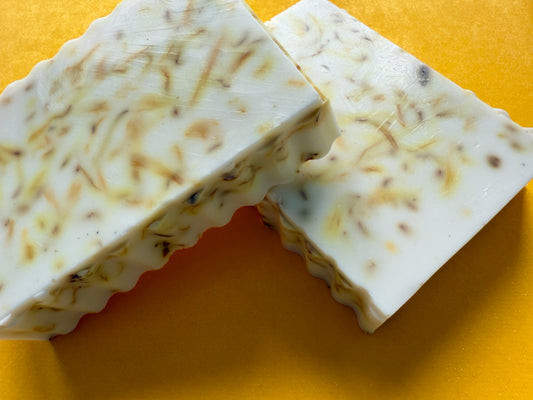 Golden Crumb – Small Batch Triple Butter Soap | Almond, Vanilla + Petals