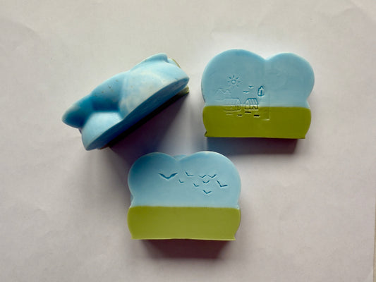Skybound – Small Batch Oatmeal Soap | Vanilla, Sweet Pea + Cloudscapes