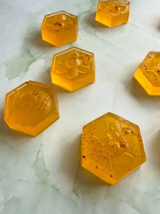 Honey Papaya Pop – Test-Batch Honey Soap | Citrus-Fruity Hex + Bee Bars