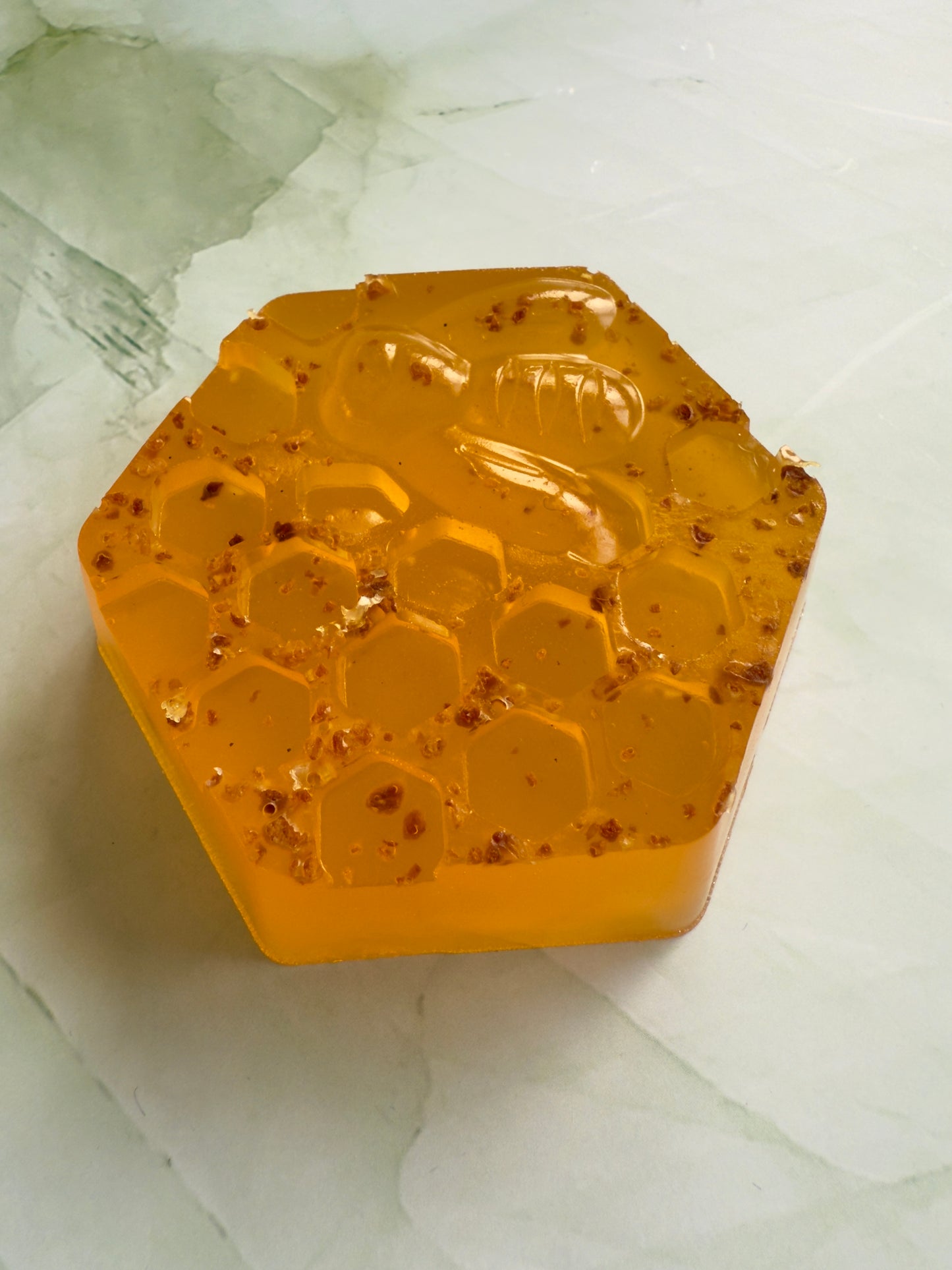 Honey Papaya Pop – Test-Batch Honey Soap | Citrus-Fruity Hex + Bee Bars