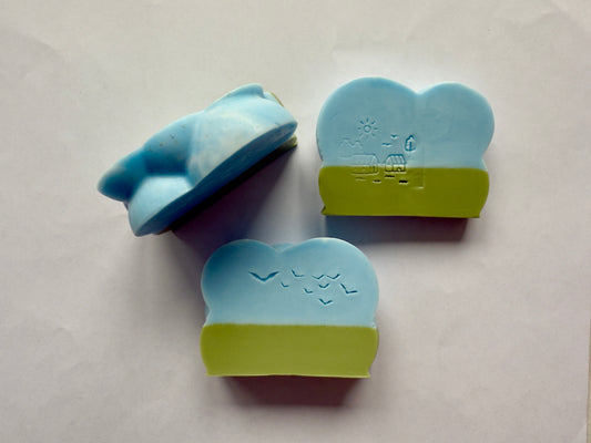 Skybound – Small Batch Oatmeal Soap | Vanilla, Sweet Pea + Cloudscapes
